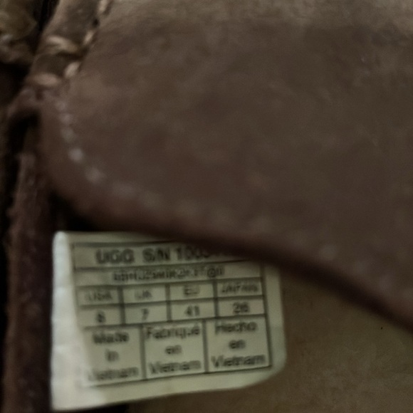 UGG slip-on suede loafers, size 8 - Picture 5 of 10